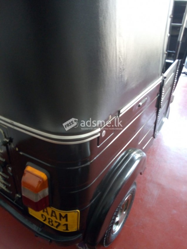 Bajaj 4 Stroke Three Wheeler 2013