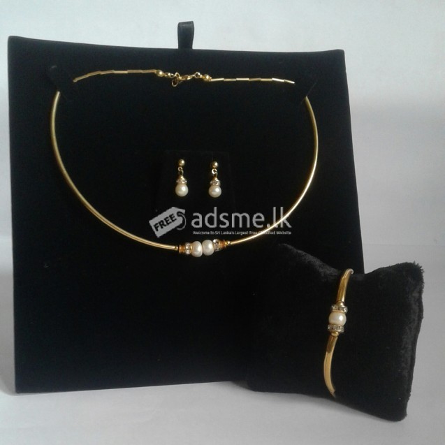 Fresh Water Pearl Necklace - Earrings - Bracelet