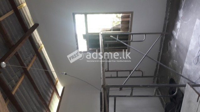 අඩක් නිමකළ දෙමහල් නිවස විකිණීමට නිටිටඔුව