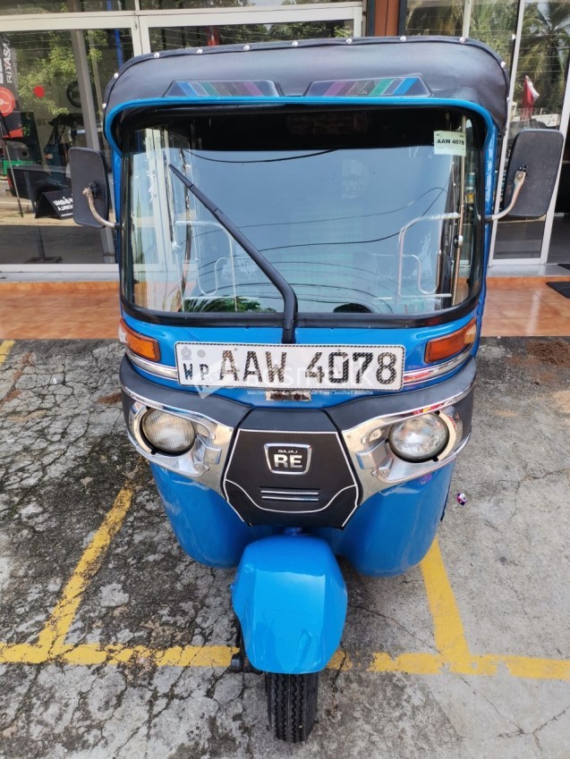 BAJAJ 4 STROKE THREE-WHEELER FOE SALE  AT TRINCOMALEE
