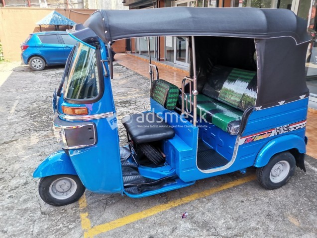 BAJAJ 4 STROKE THREE-WHEELER FOE SALE  AT TRINCOMALEE