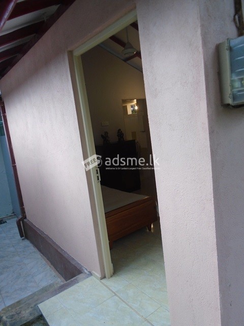 Room For Rent-Athurgiriya (Rs12000)