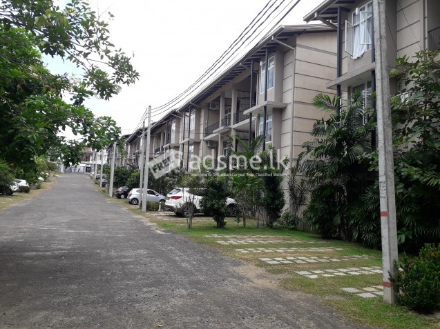 Brand new Luxury apartment for sale at Talawatugoda
