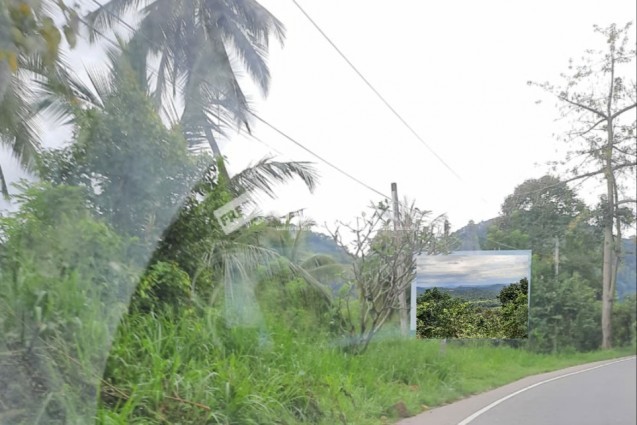 කුරුනෑගල - නුවර  පාර  galagedarin    ඉඩමක්