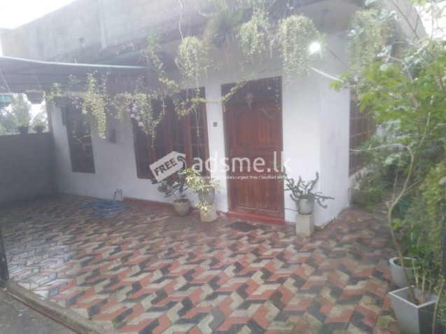 2 Storied House for sale in Enderamulla