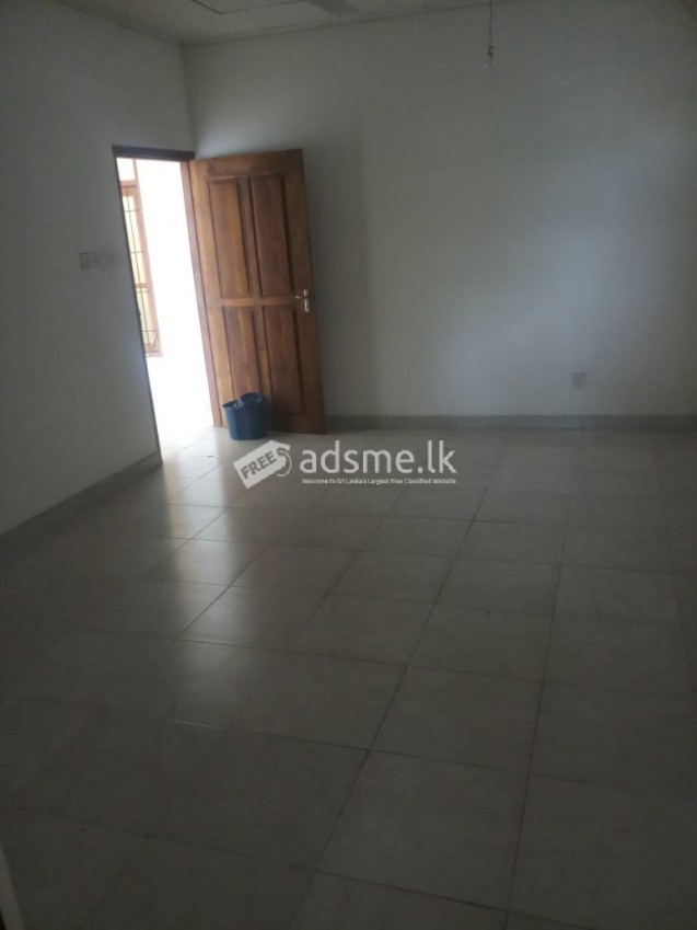 House for rent or lease in Battaramulla heart of the town