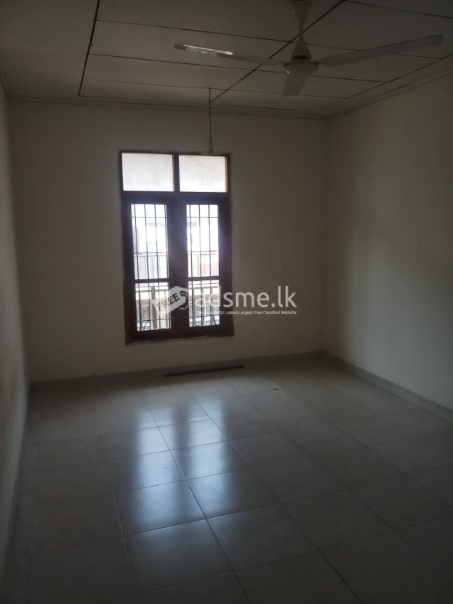 House for rent or lease in Battaramulla heart of the town
