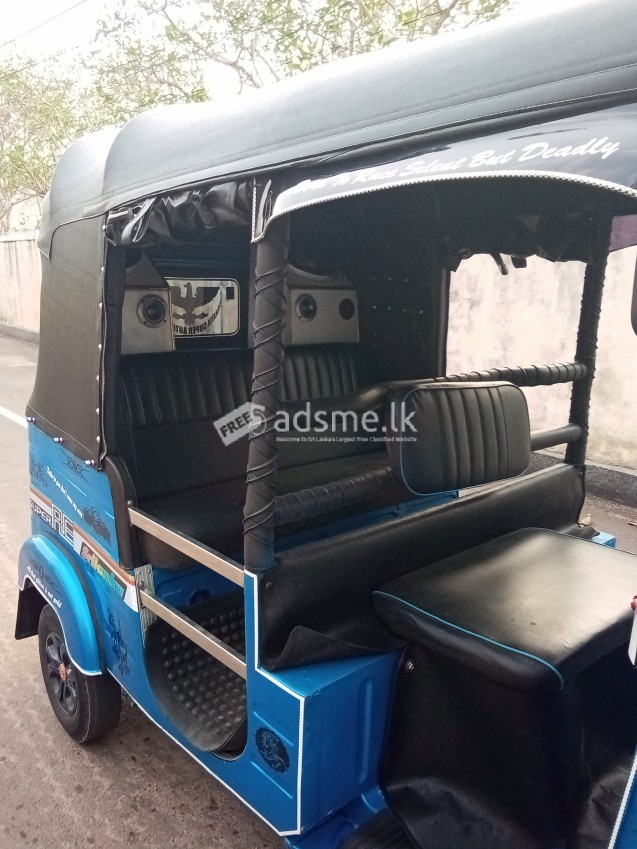 හොදම තත්වයේ ත්‍රිරෝද රථයක් විකිණීමට