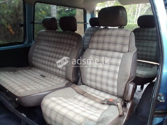 Nissan Largo 1989