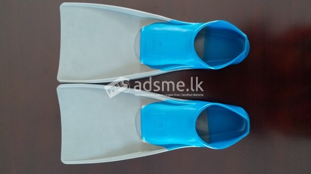 Swimming fins ± kick board