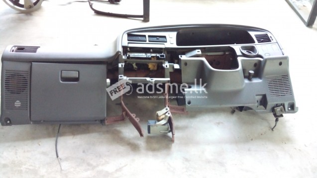 Toyota Hilux 106/107 dashboard