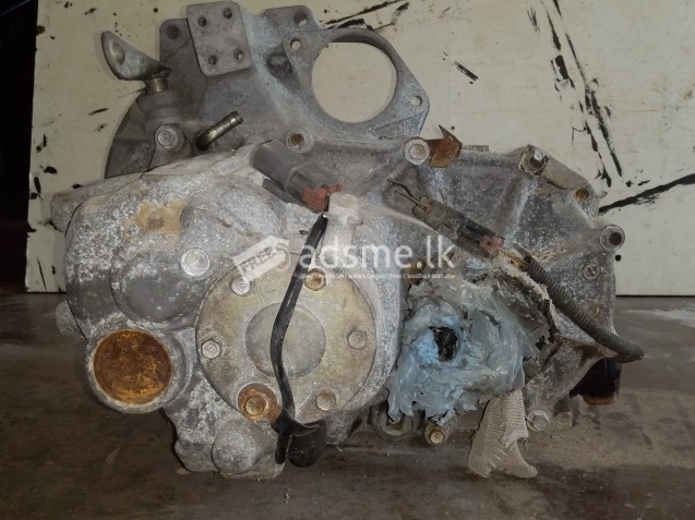 NISSAN Y 10 GEAR BOX