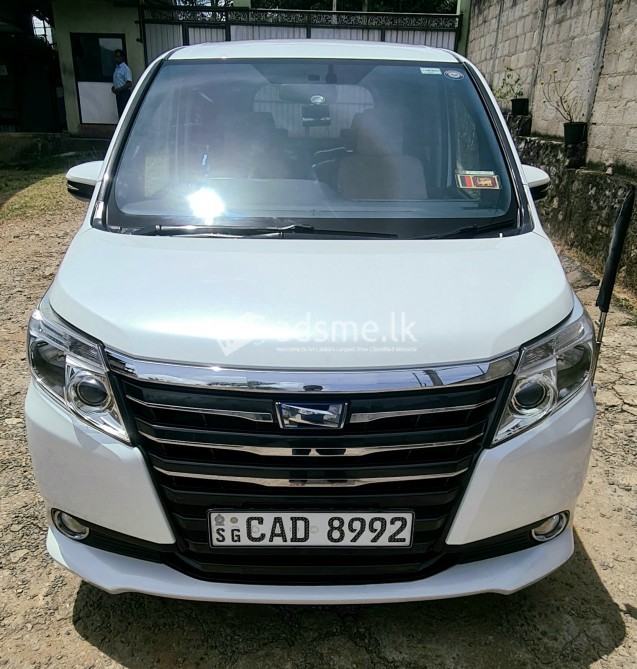 Toyota Voxy 2014 (Used)