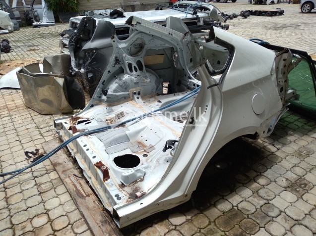 Prius 3rd generation back cut