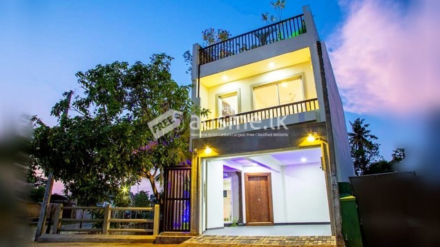 Newly Built Luxury House for Sale in Mount Lavinia I HFS0481