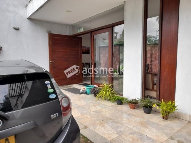 4 Bedroom Contemporary Style House, 800m to Thorana Junction/Highway entrance