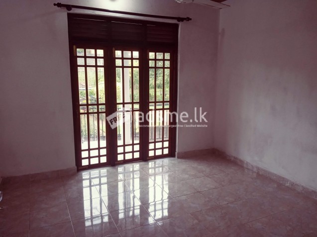Upstairs House for Rent in Pannipitiya