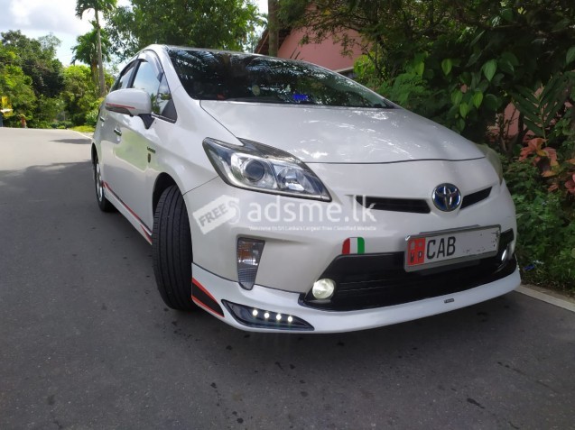 Toyota Prius 2013 (Used)