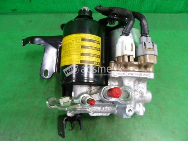 Toyota Prius (ZVW30) ABS Accumulator - NEEDS REPAIR