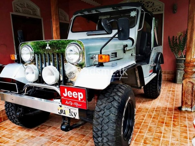 Mitsubishi 4DR 1987 (Used)