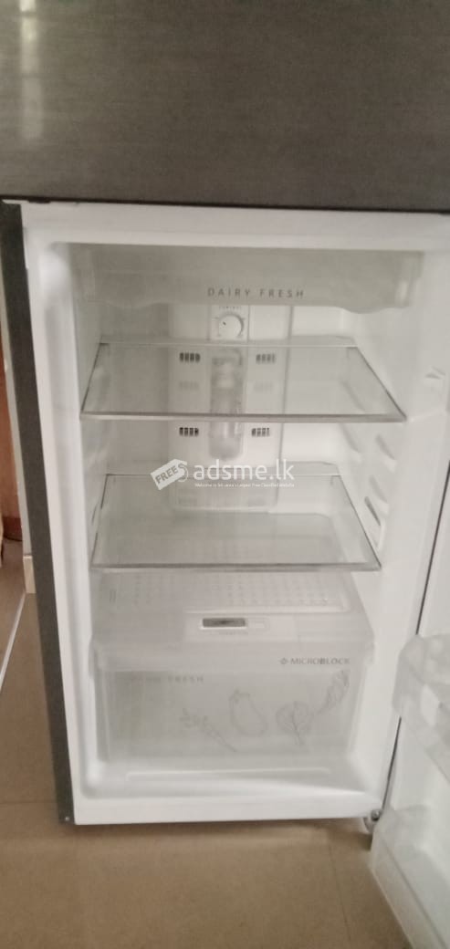 Refrigerator fridge
