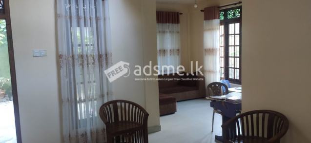 This is a great spot to live. Close to Kandy, Katugasthota, and Peradeniya(Gatambe Junc)