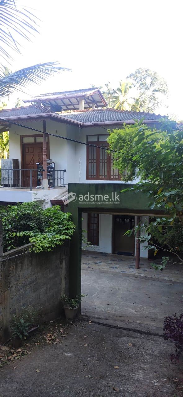 This is a great spot to live. Close to Kandy, Katugasthota, and Peradeniya(Gatambe Junc)