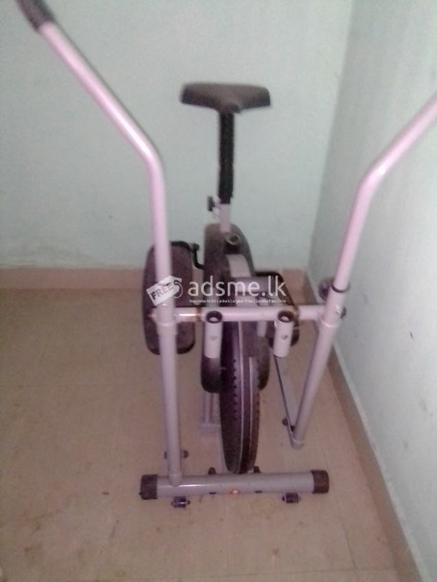 Body strider exercise machine