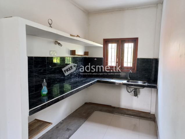 Upstair home for rent Thalawathugoda