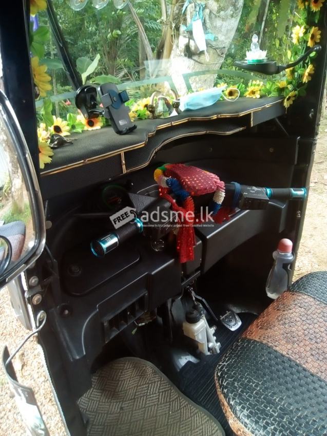 Bajaj 4 stork Wheeler