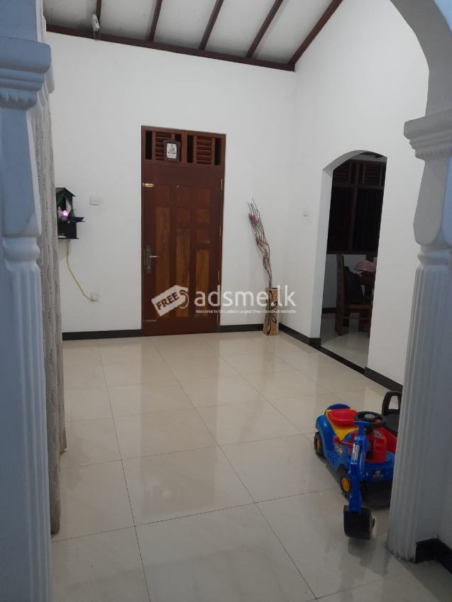 Upstair house for rent - Nittambuwa (only for couple)