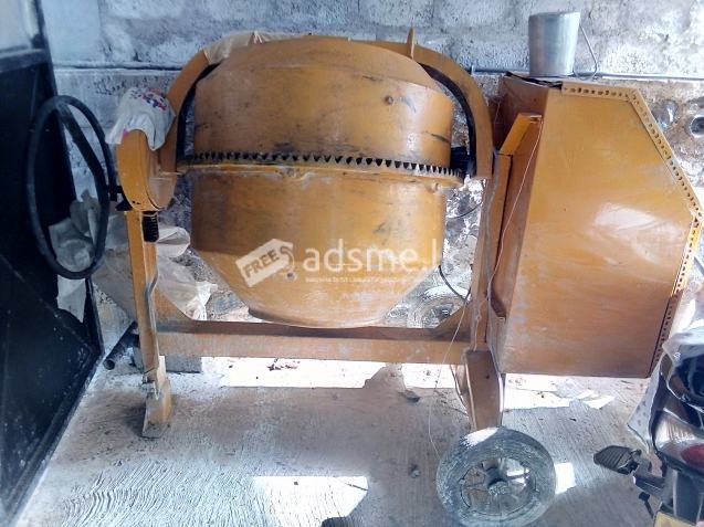 Concrete mixer
