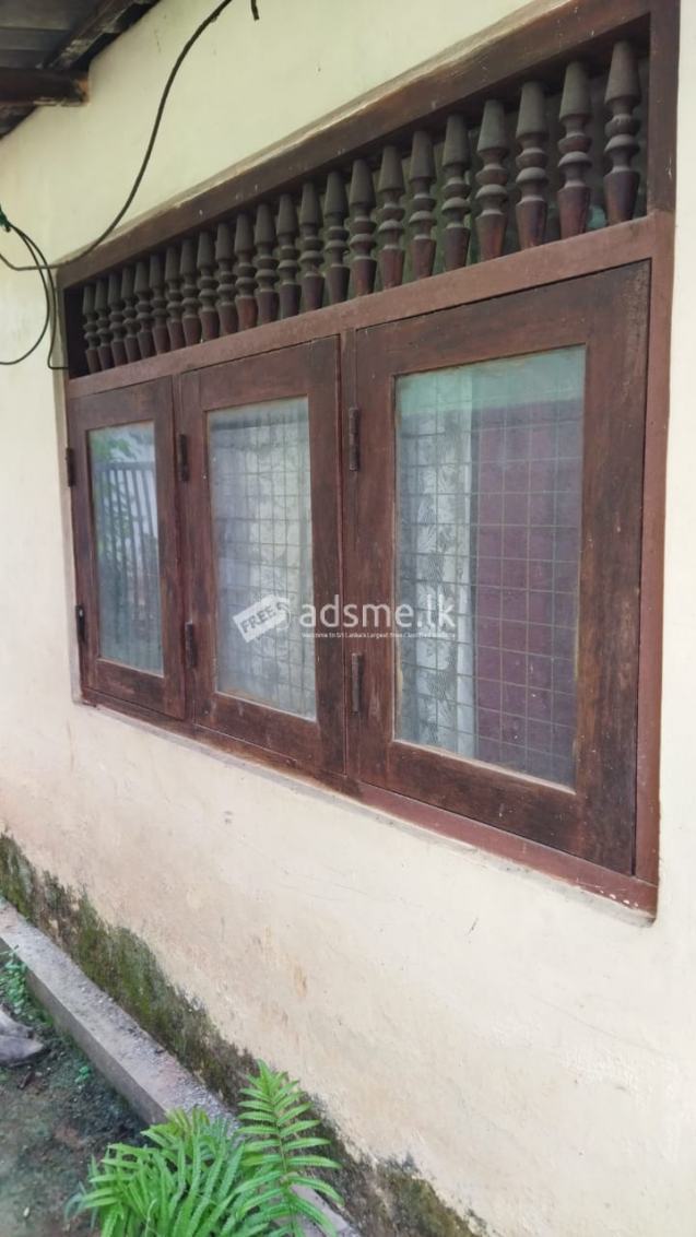 පැරණි නිවසක් කඩා ඉවත්කර , ගොඩනැගිලි ද්‍රව්‍ය විකිණීම