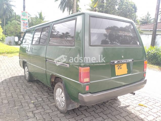 Mitsubishi Delica  1987