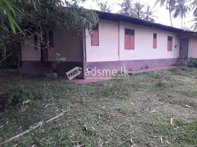 100 Perches Land with House for sale