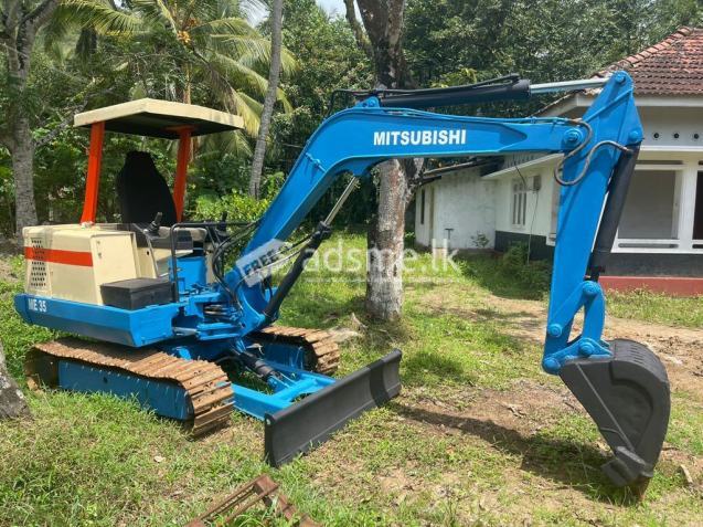 Mithshubishi ME35 Excavator