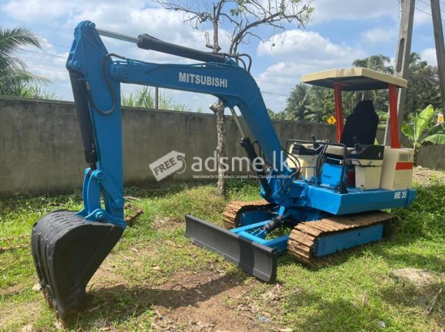 Mithshubishi ME35 Excavator