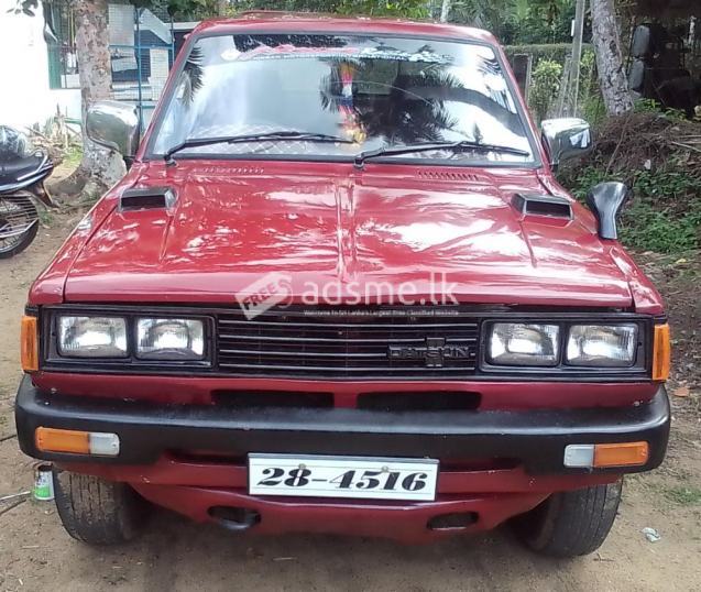 Nissan Datsun 1982