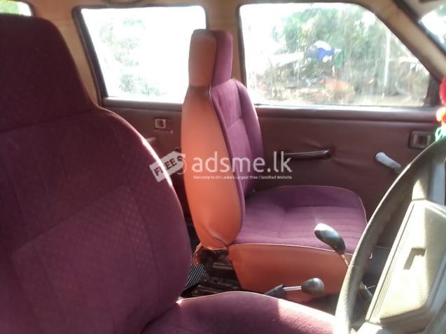 Nissan Datsun 1982