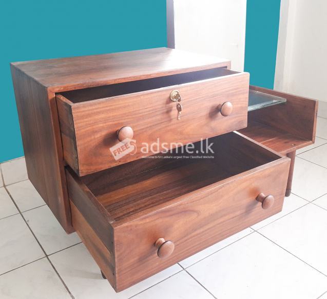 Dressing Table with velvet cushioned stool Simple & Stylish Nedun Wood
