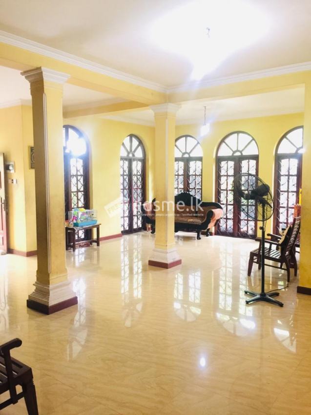 HOUSE FOR SALE IN KIRIBATHGODA-MAKOLA(TWO STORE HOUSE)