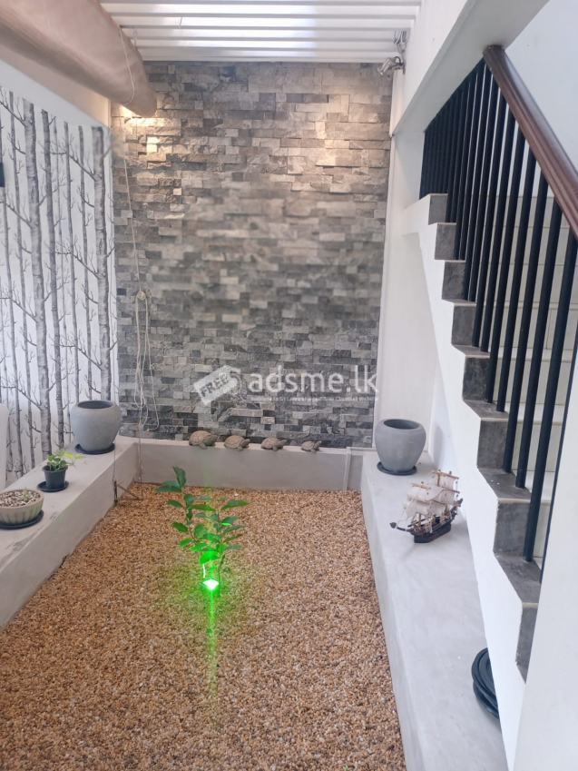 A beautiful & modern two story house located in the heart of Kalalgoda road near Talawathugoda.