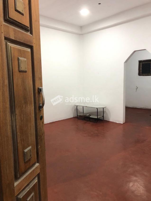 One floor is available for rent in Malabe