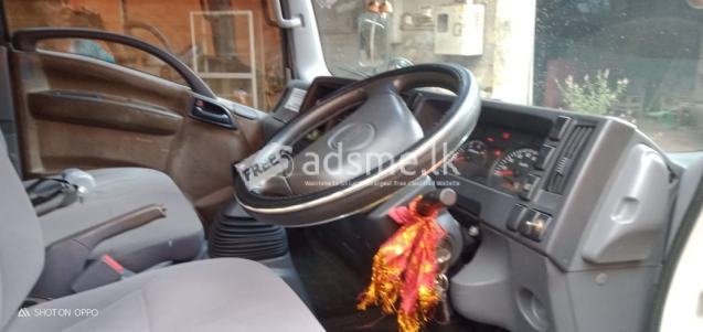 Isuzu elf 2011