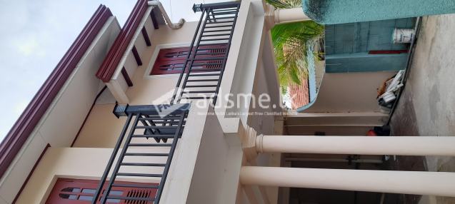 Upstair House for rent (upper floor )