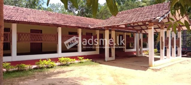 Holiday Bungalow with Land for Sale in Kataragama
