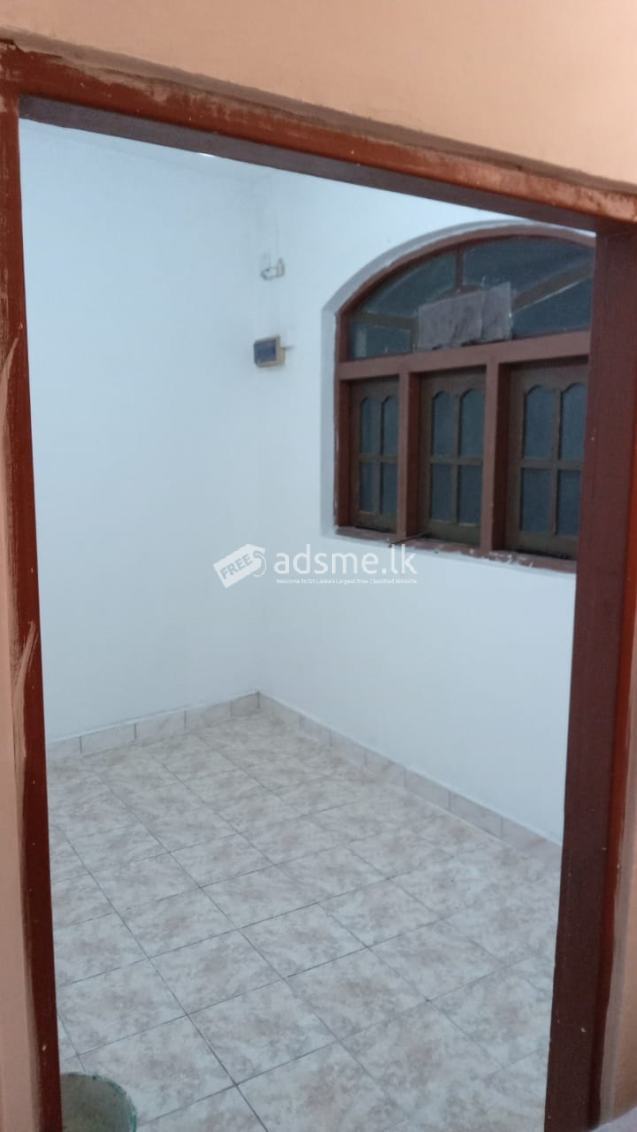 Fully Tiled Upstairs House For Rent In Enderamulla,Wattala
