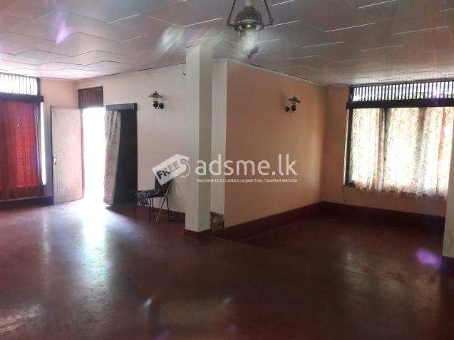 HOUSE / ROOMS  FOR RENT FOR  FOUR  PERSONS  - NUGEGODA
