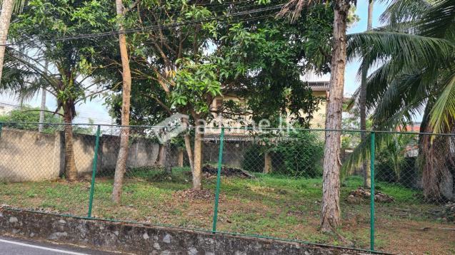 A Land for Sale in Thalawathugoda