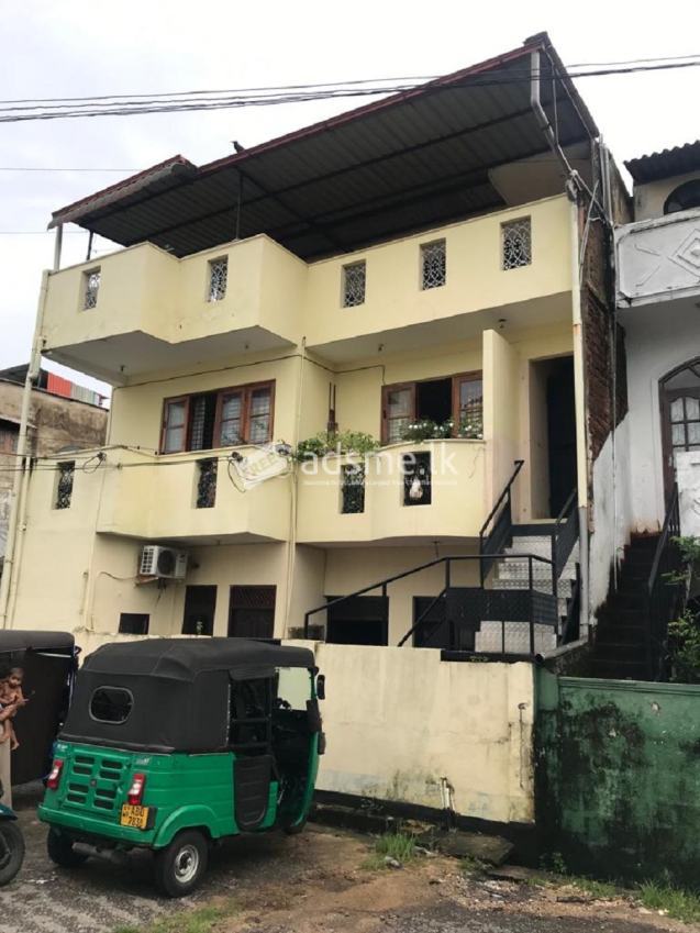 3 Story House for immediate Sale in dehiwala